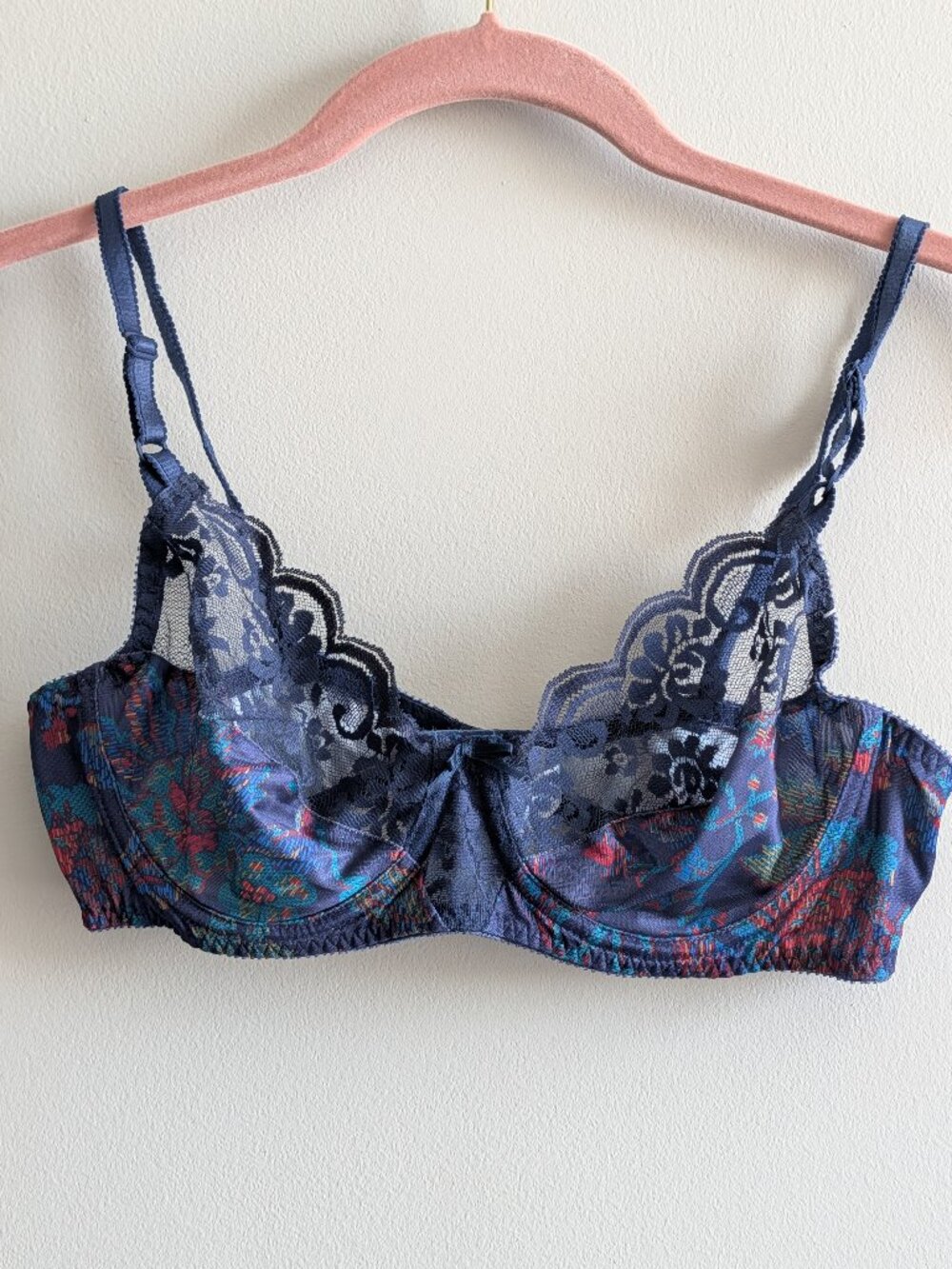 Vintage Maidenform Satin Floral Chantilly Lace Underwire Bra Size 36B Navy 7329
